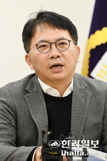 4·3전담 재판부를 이끌어 온 장찬수 판사.