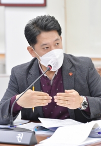 한권 의원.