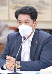 한권 의원.